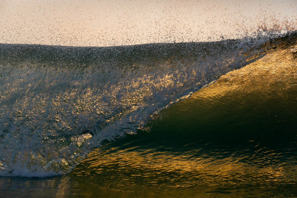 Waves & waveriding-ES0A3631-1200 x 800